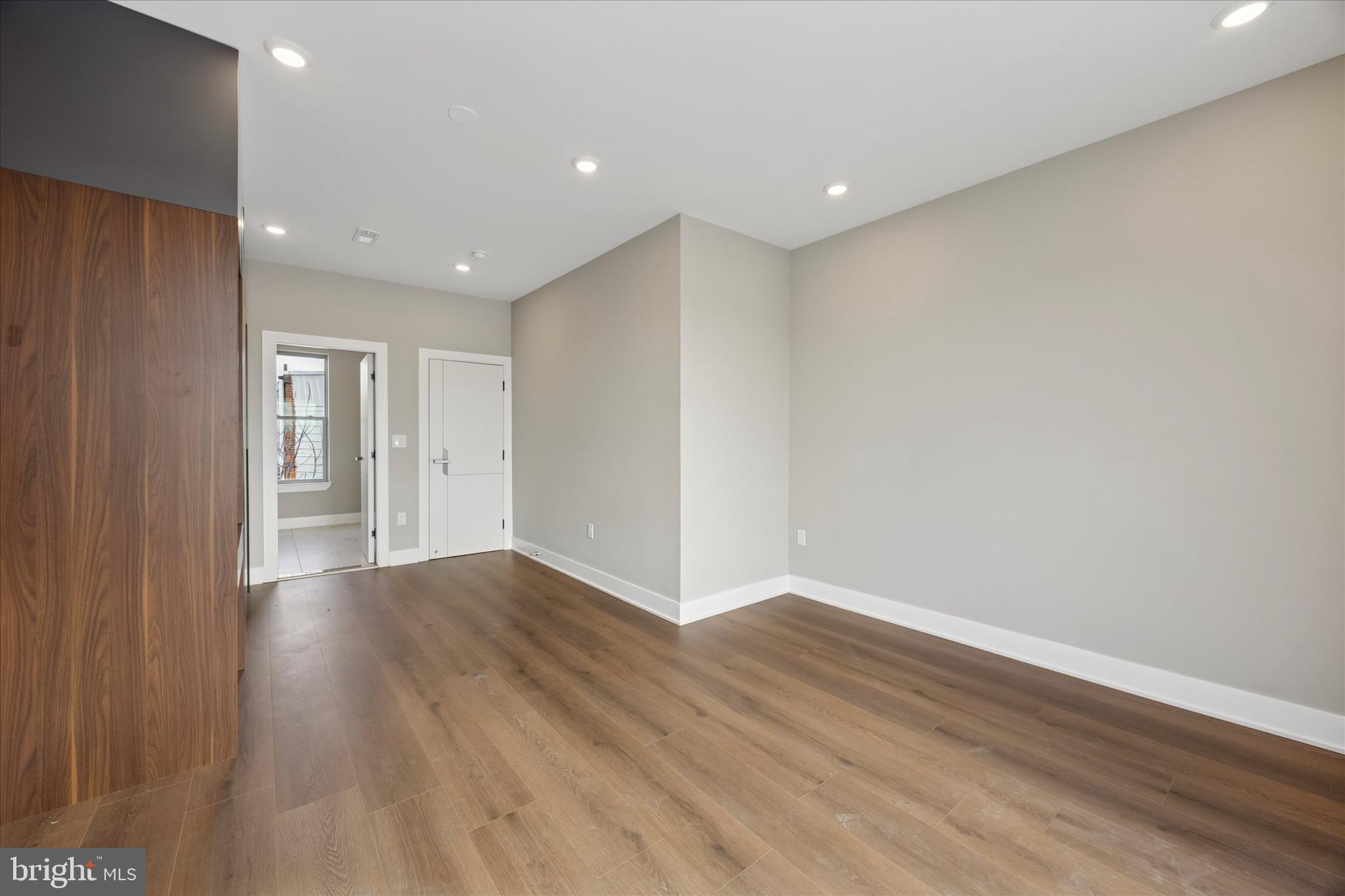 DICKINSON NARROWS - Residential