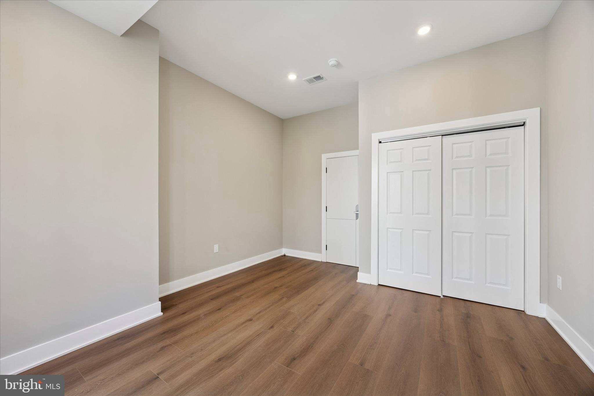 DICKINSON NARROWS - Residential