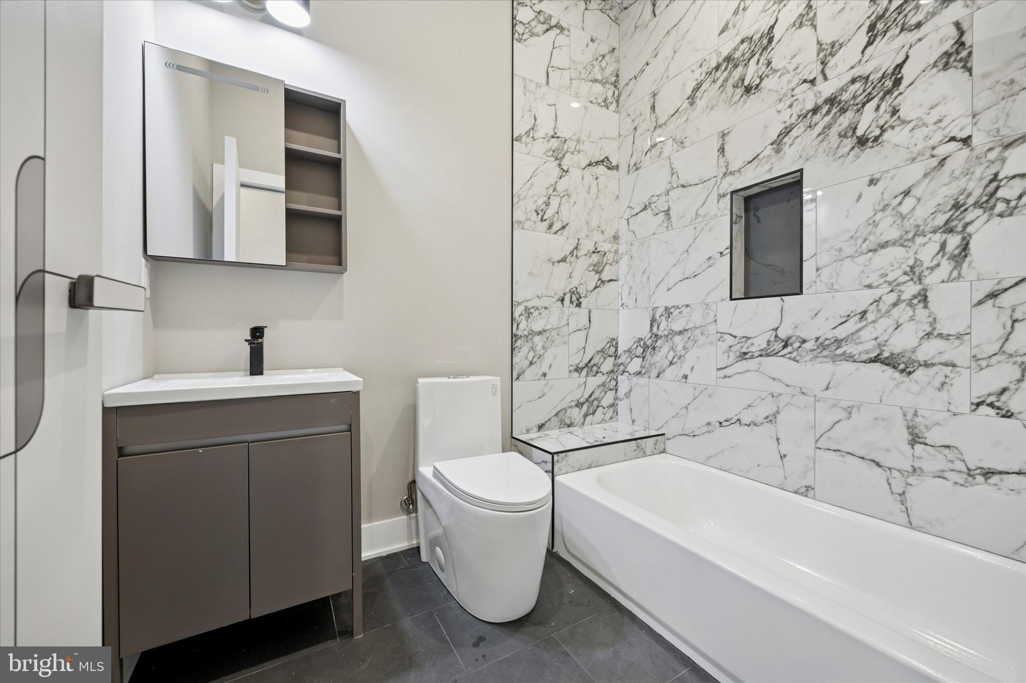 DICKINSON NARROWS - Residential