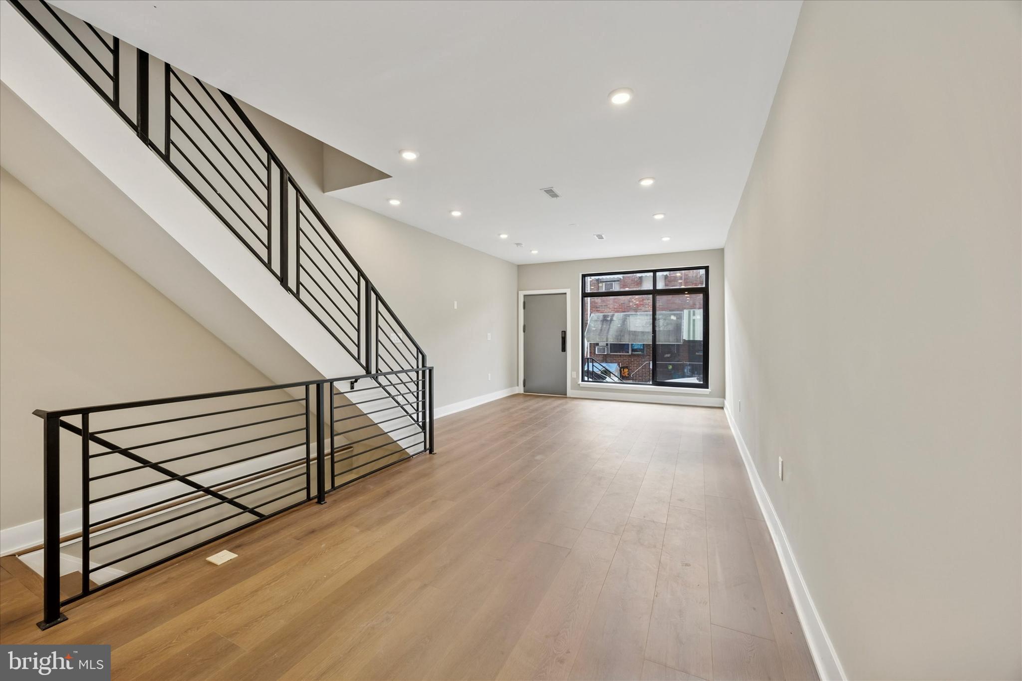 DICKINSON NARROWS - Residential