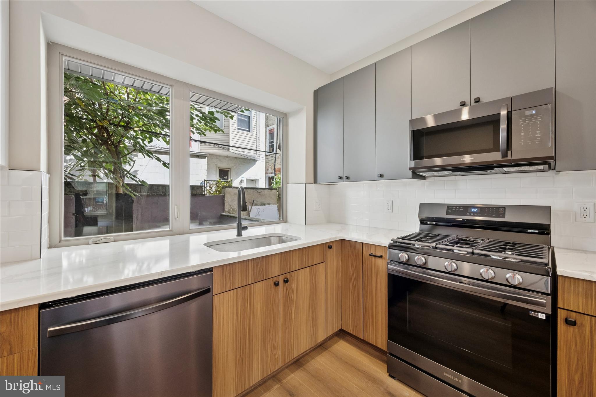 DICKINSON NARROWS - Residential