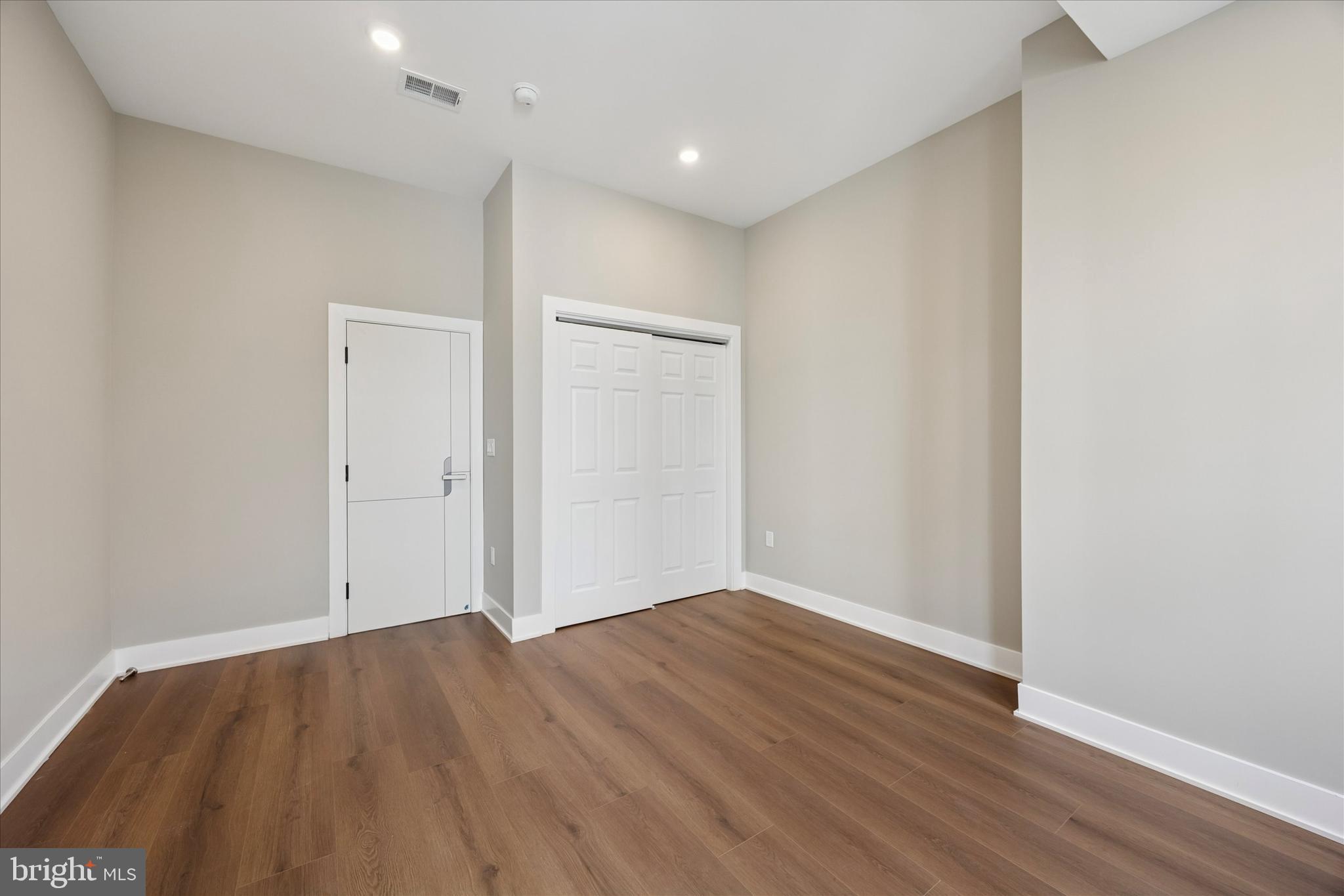 DICKINSON NARROWS - Residential