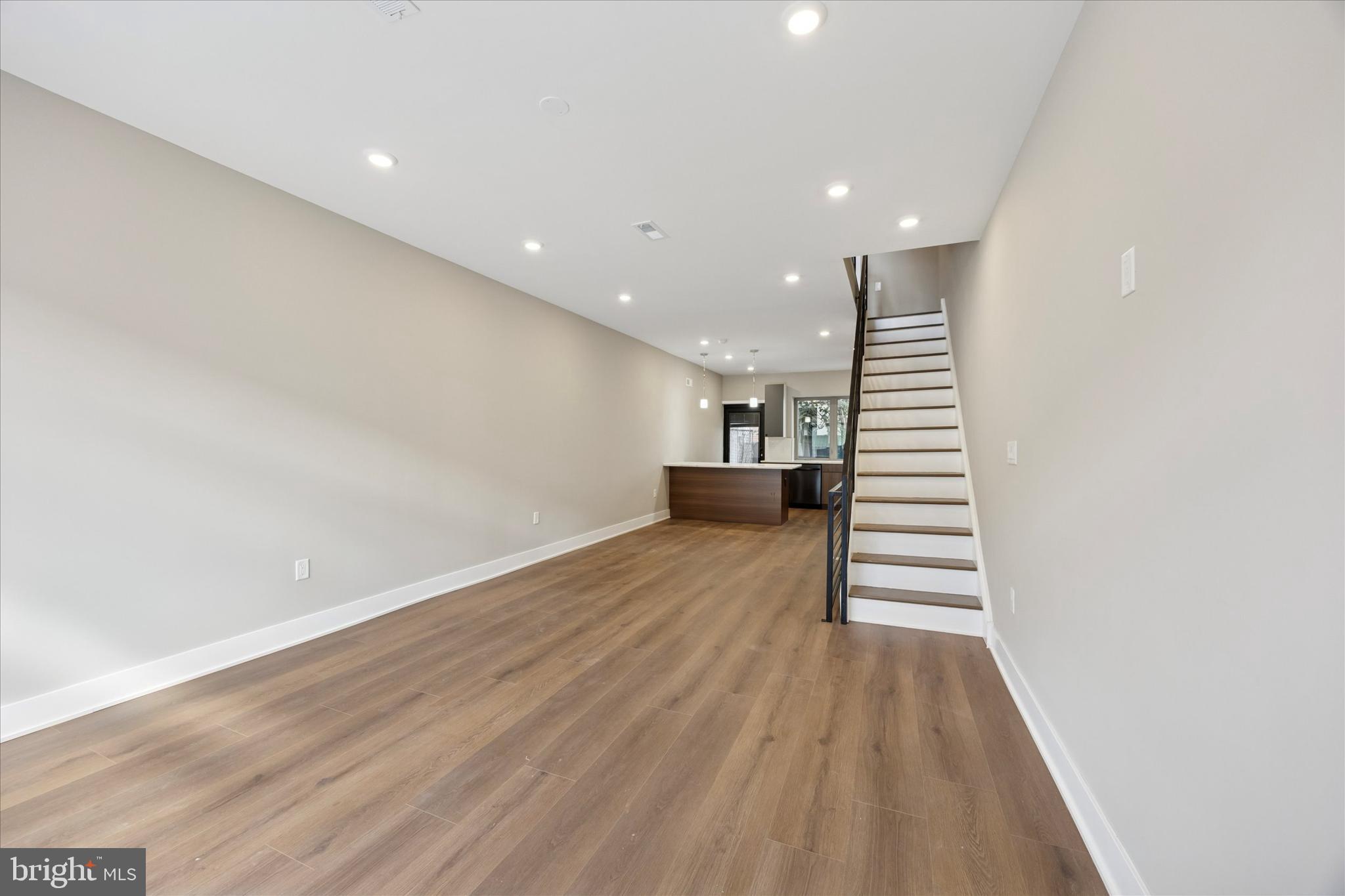 DICKINSON NARROWS - Residential