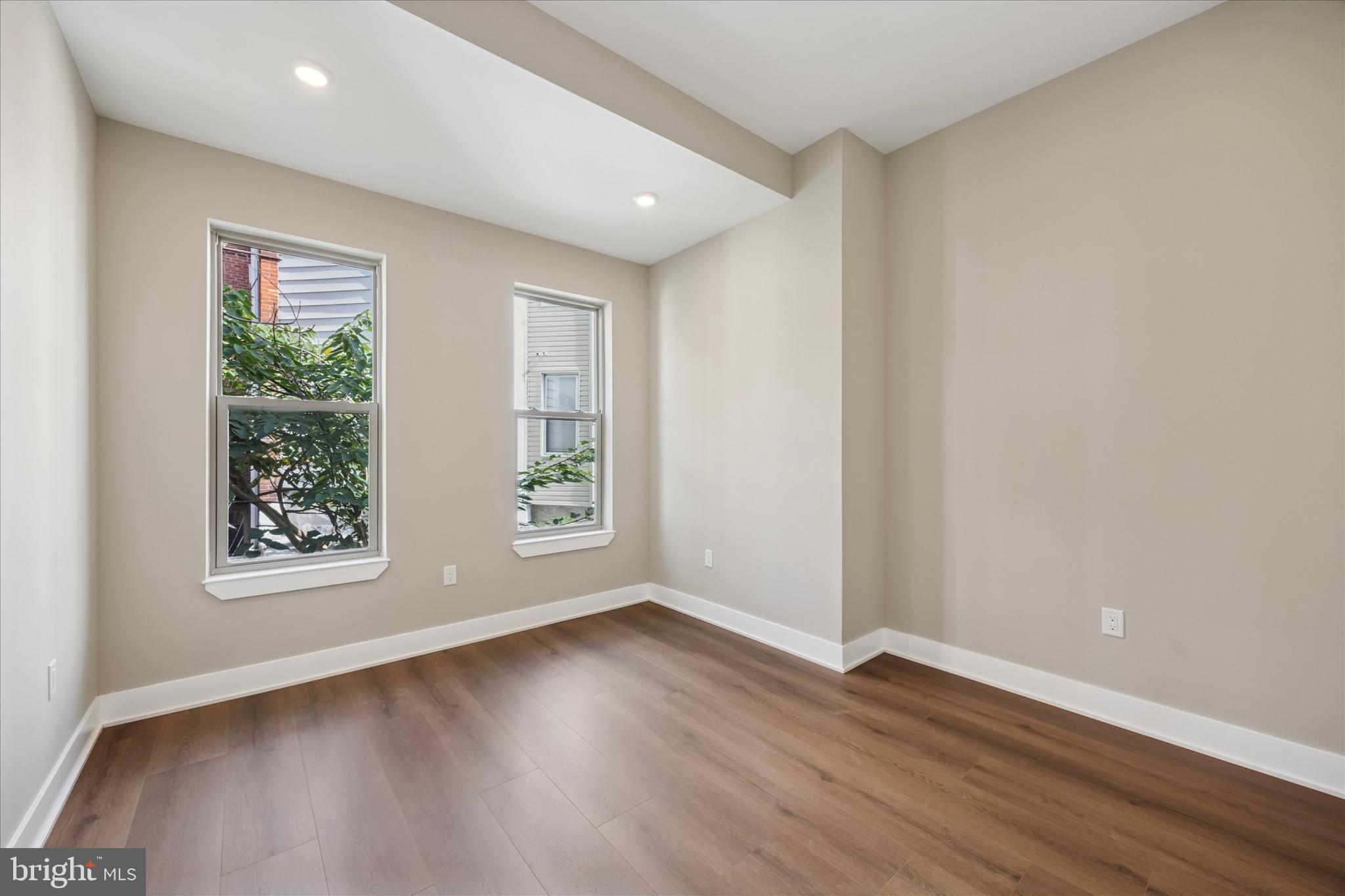 DICKINSON NARROWS - Residential