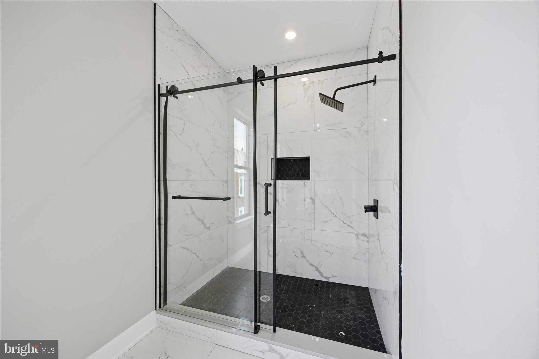 DICKINSON NARROWS - Residential