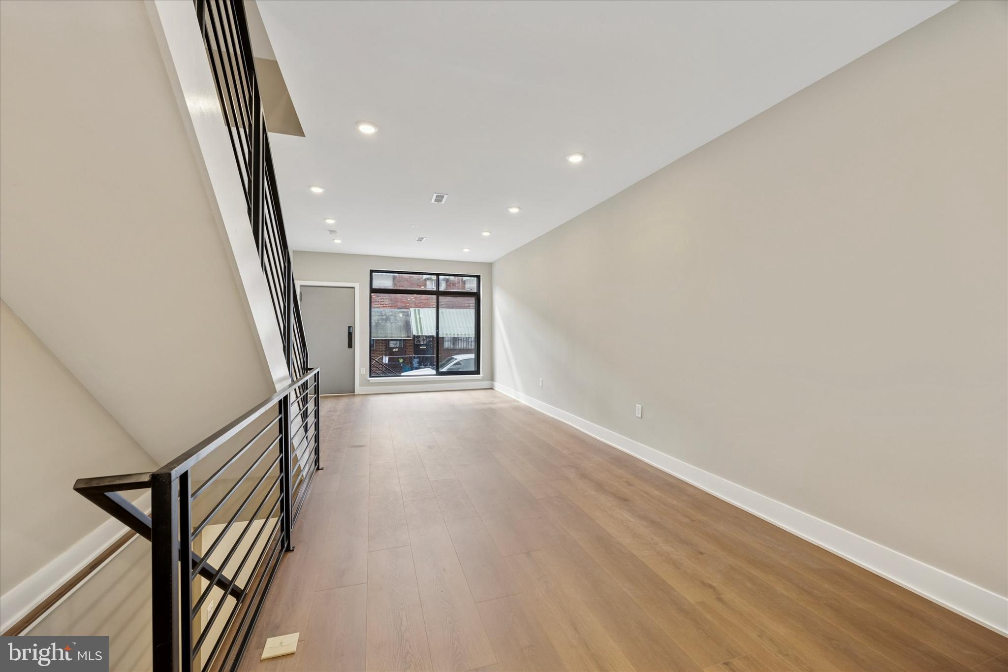 DICKINSON NARROWS - Residential