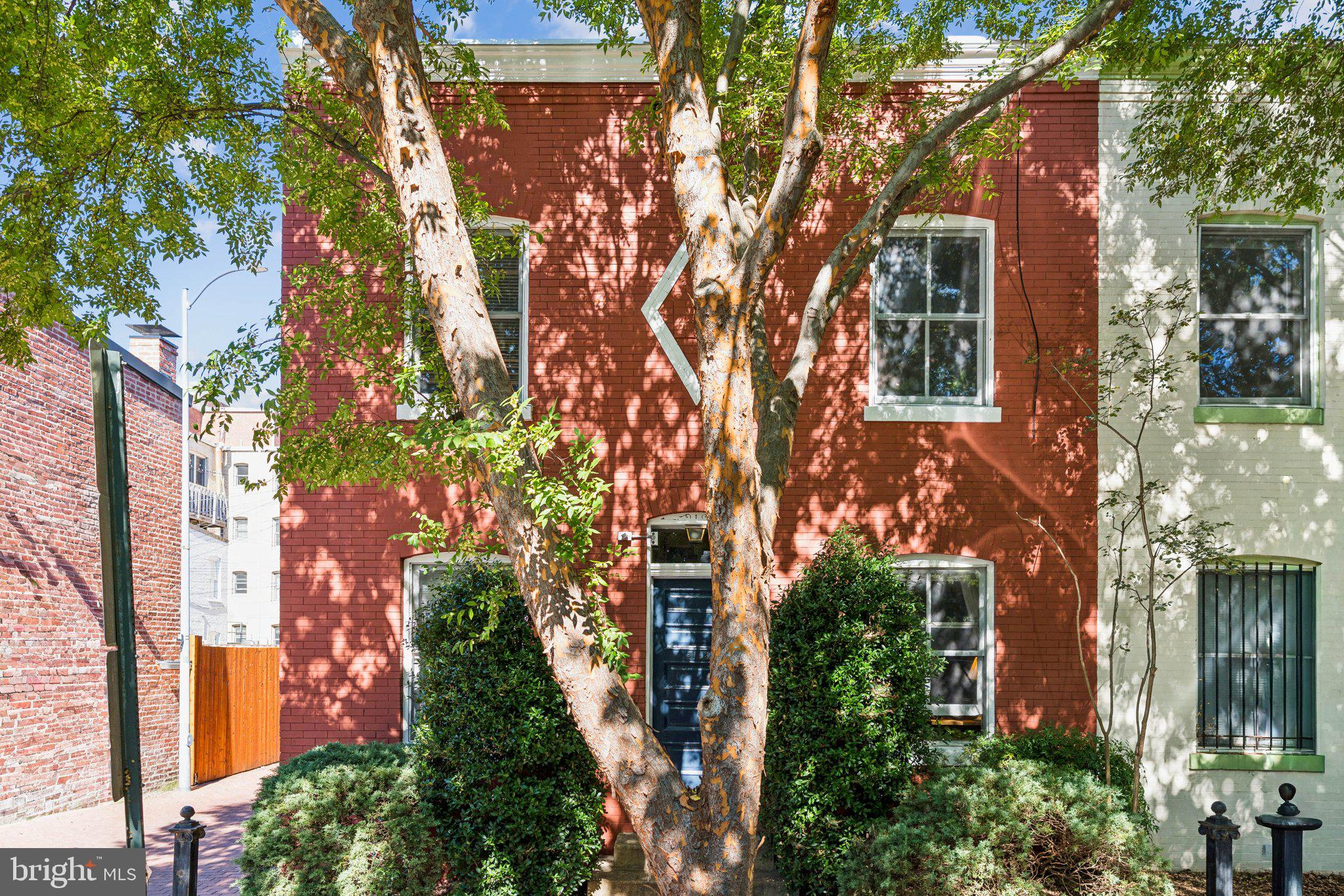 2143 NEWPORT PLACE NW