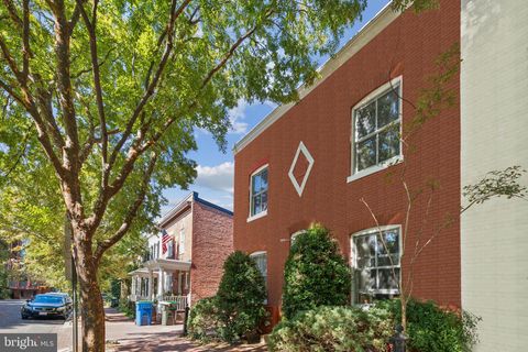 2143 NEWPORT PLACE NW WASHINGTON DC 20037