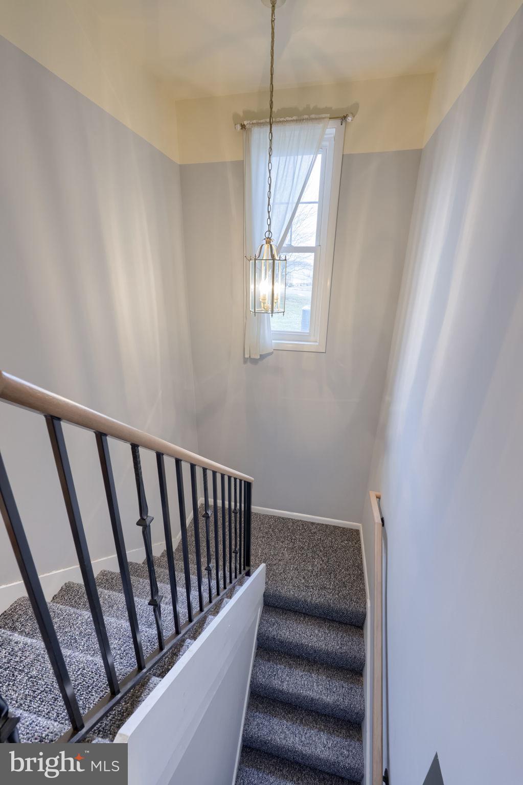 NEW  HOLLAND - Residential