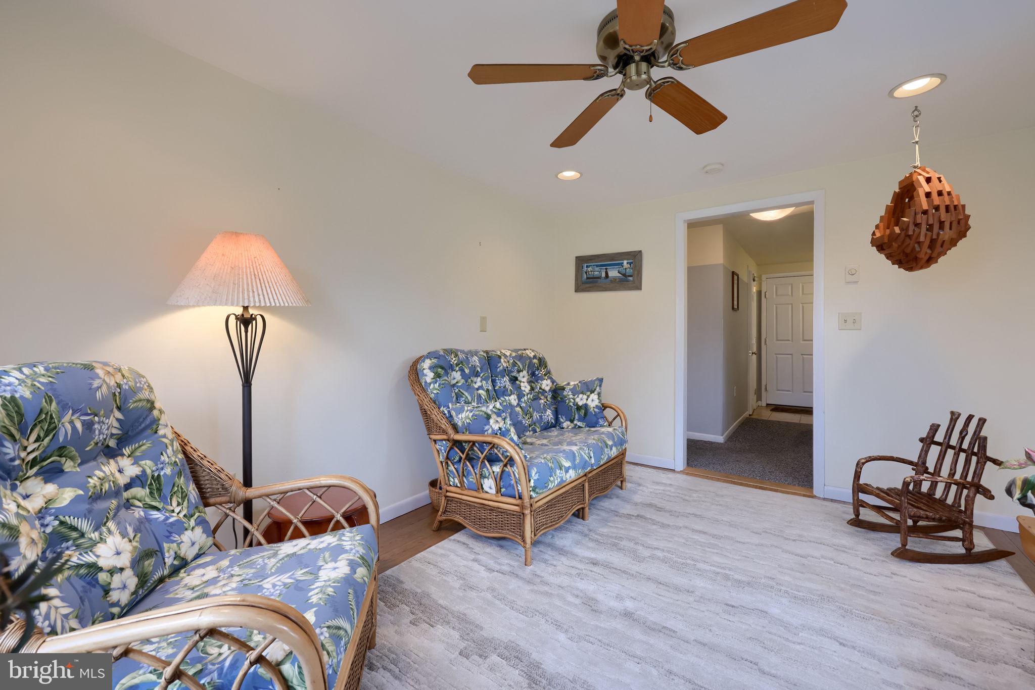 NEW  HOLLAND - Residential