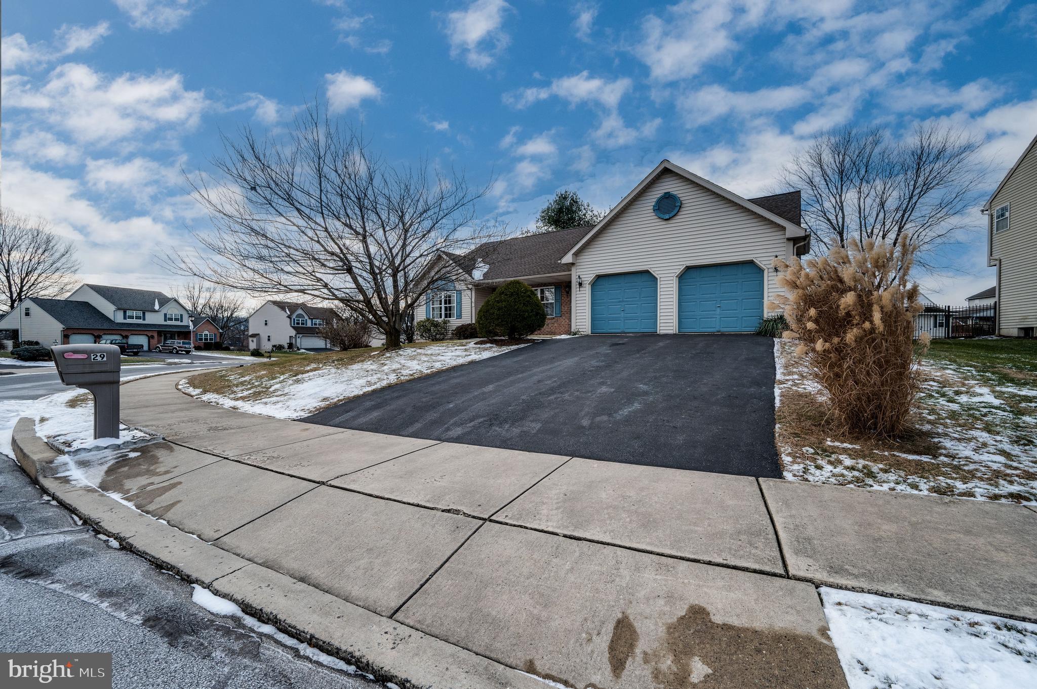 WILLOW RUN - Residential