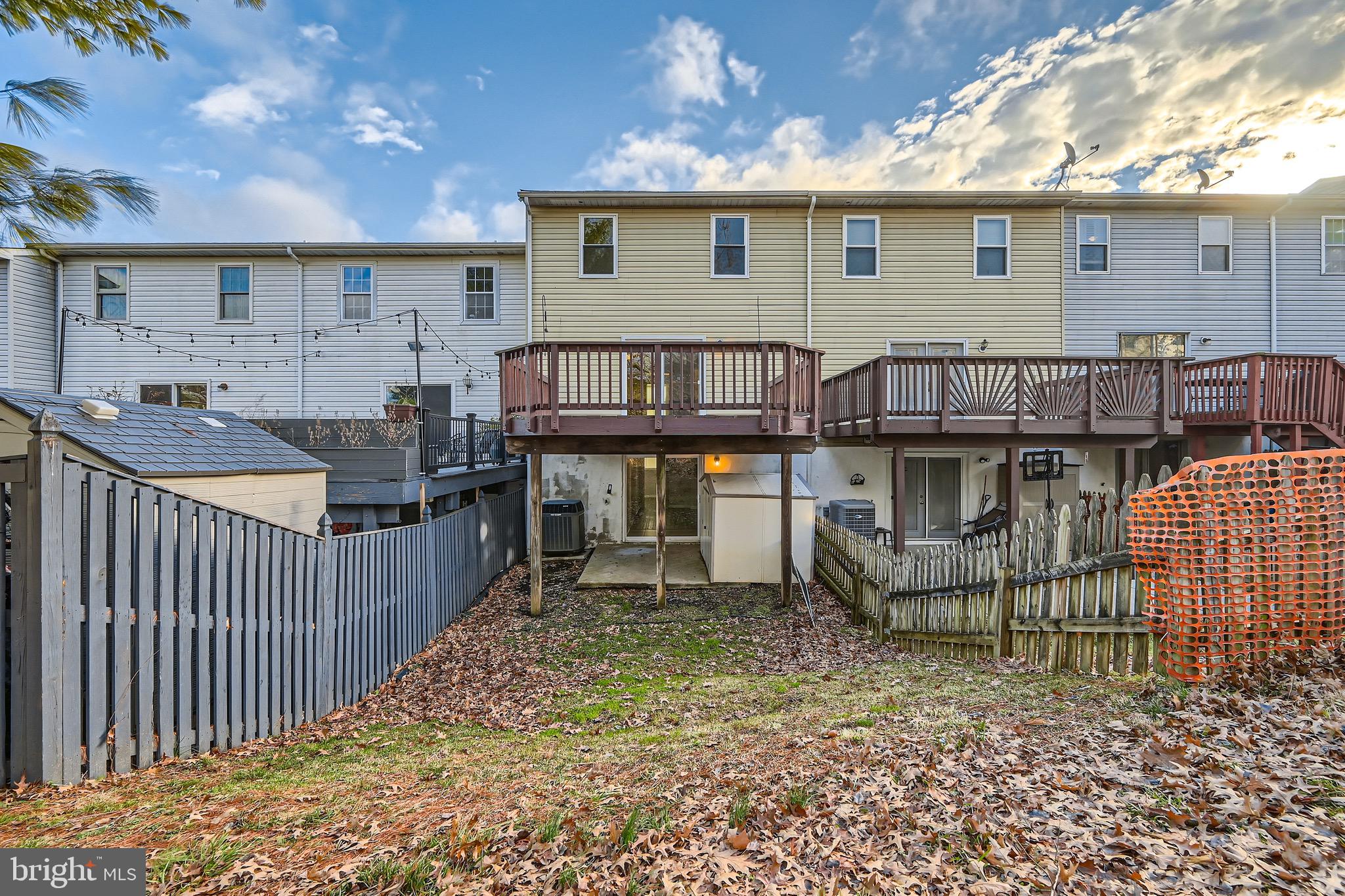 OAK HURST - Residential Lease