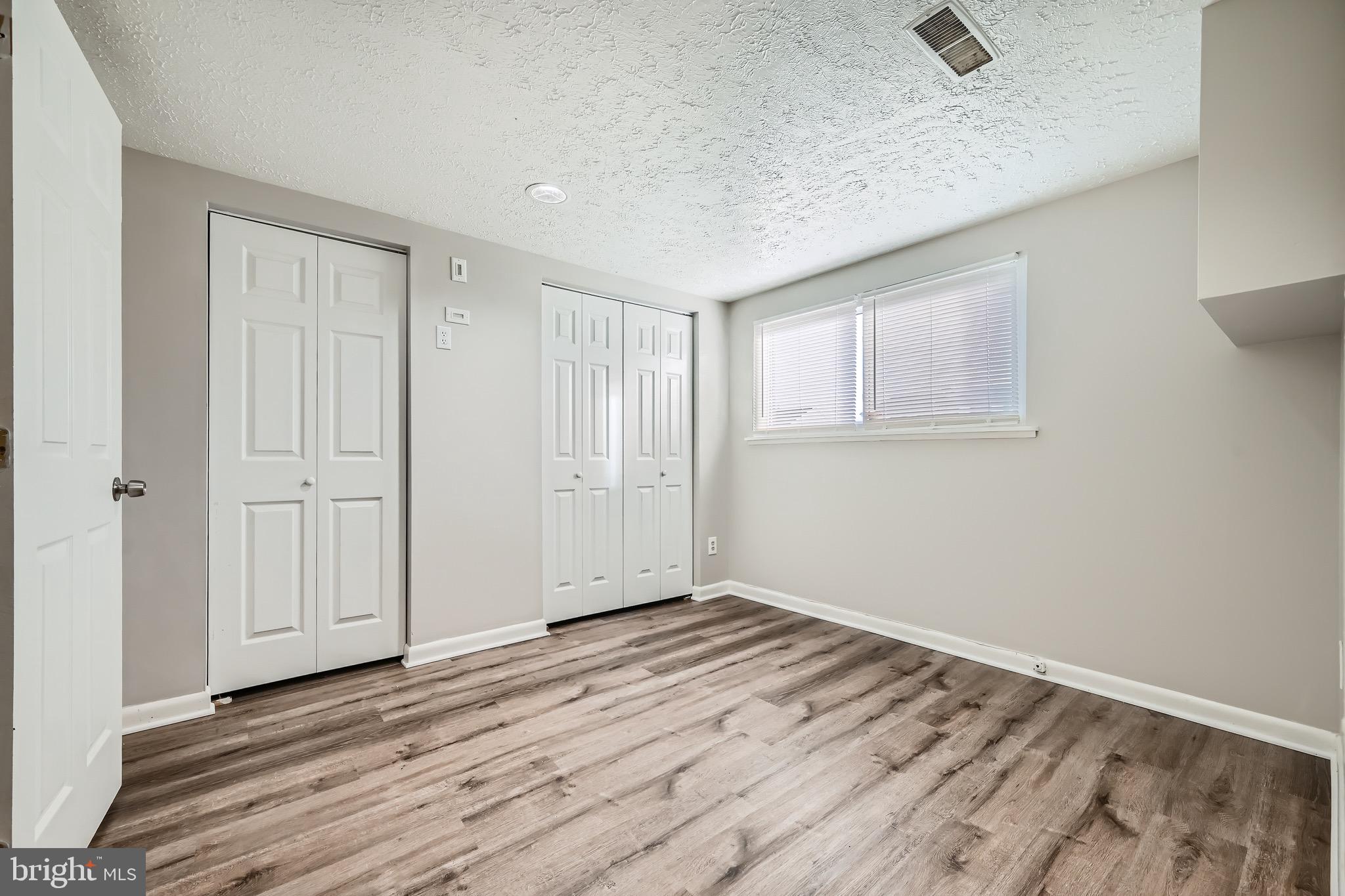 OAK HURST - Residential Lease