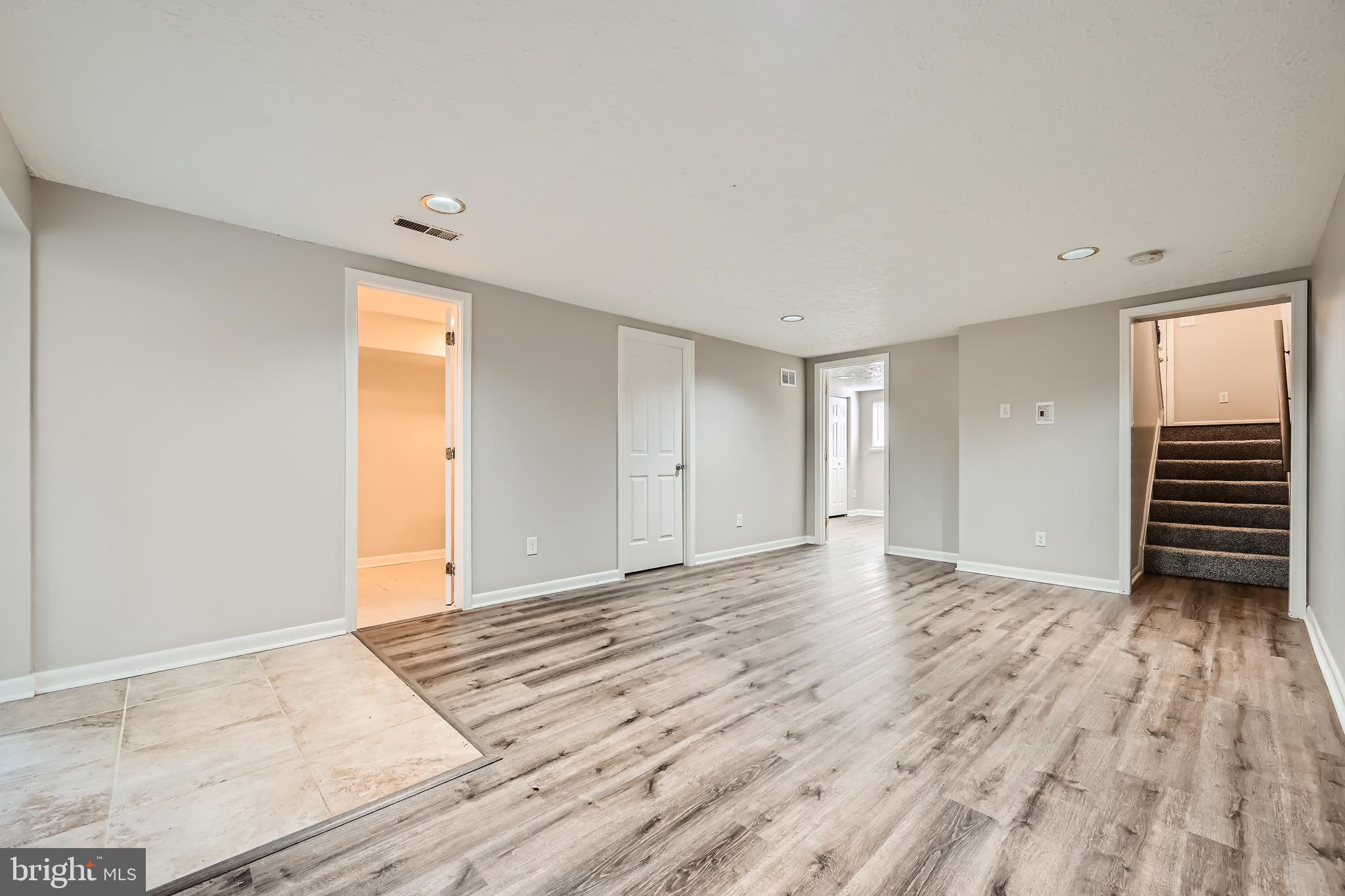 OAK HURST - Residential Lease