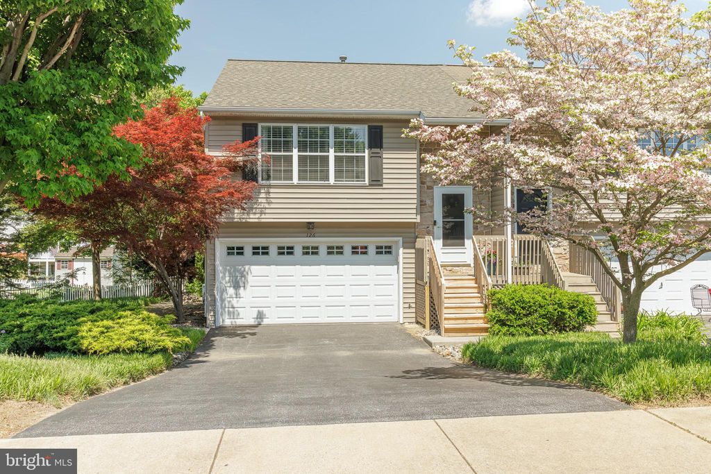 Photo of 126 Norlawn Circle, Lancaster, PA 17601 (MLS # PALA2057556)