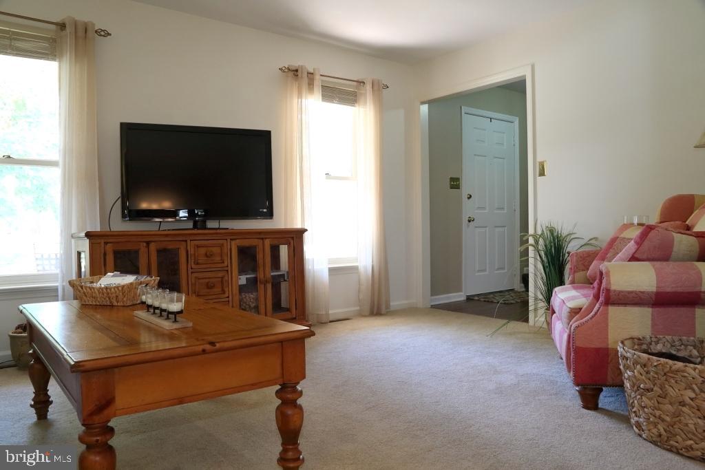 JEFFERSON SQUARE - Residential