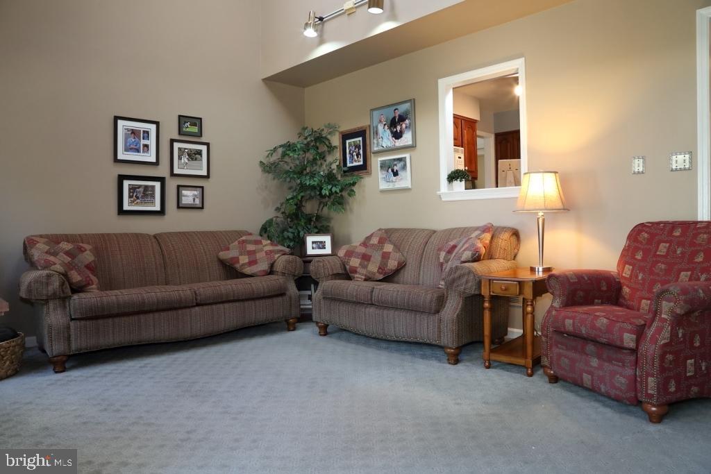 JEFFERSON SQUARE - Residential