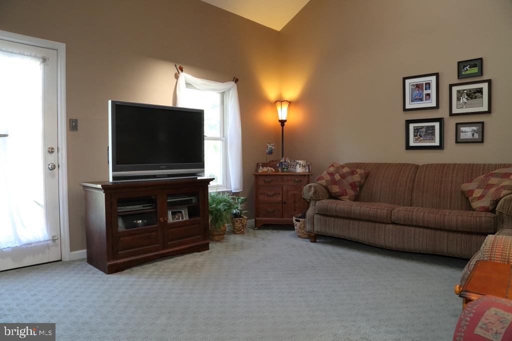 JEFFERSON SQUARE - Residential