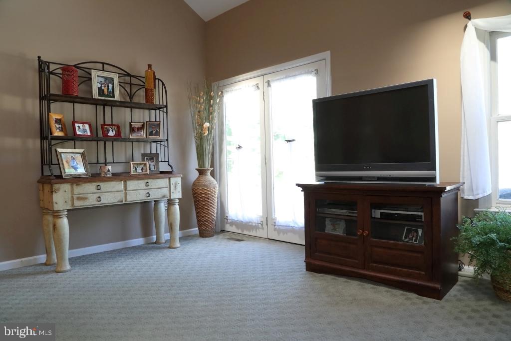 JEFFERSON SQUARE - Residential