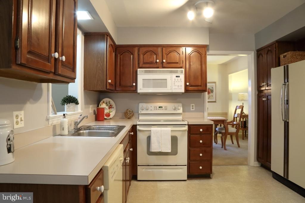 JEFFERSON SQUARE - Residential