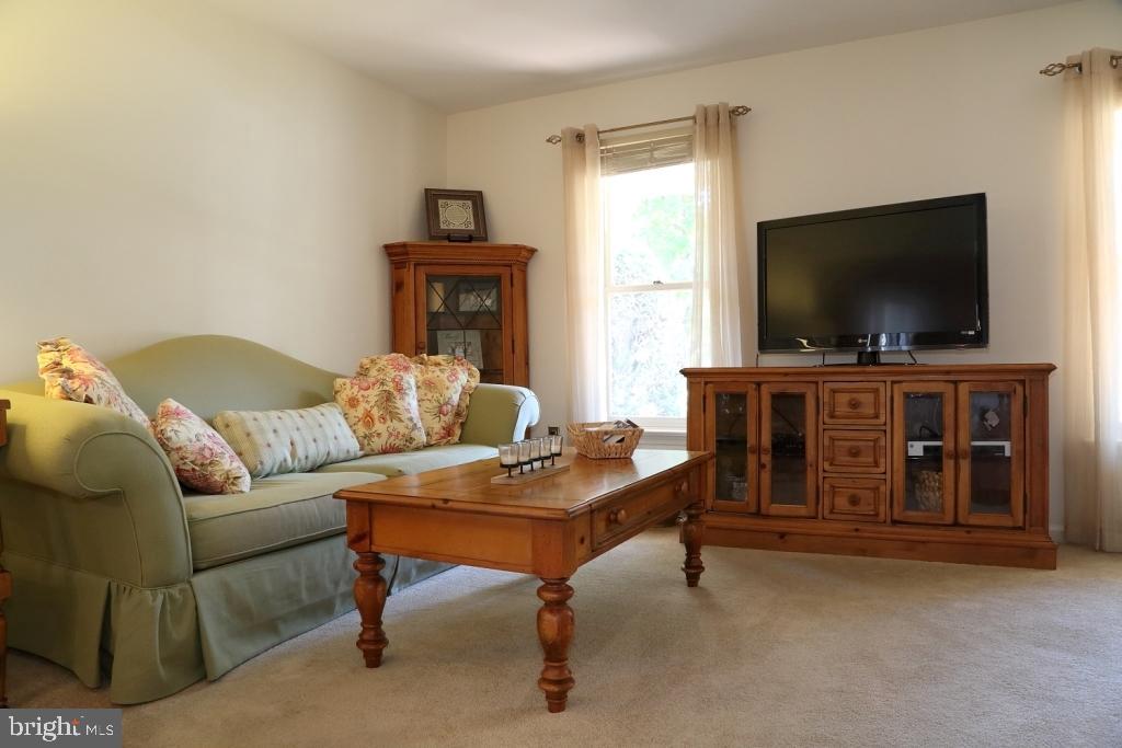 JEFFERSON SQUARE - Residential