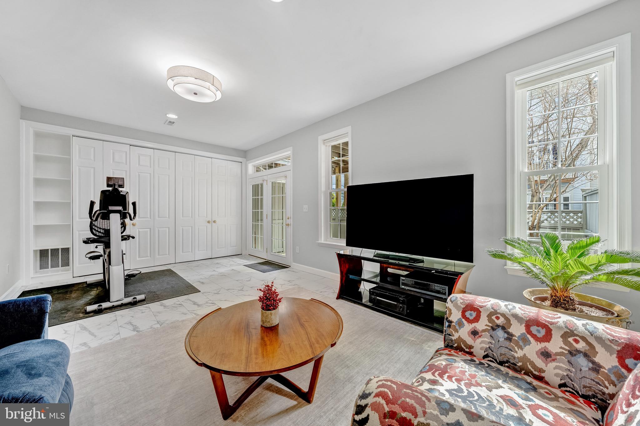 WEST MARKET - Residential