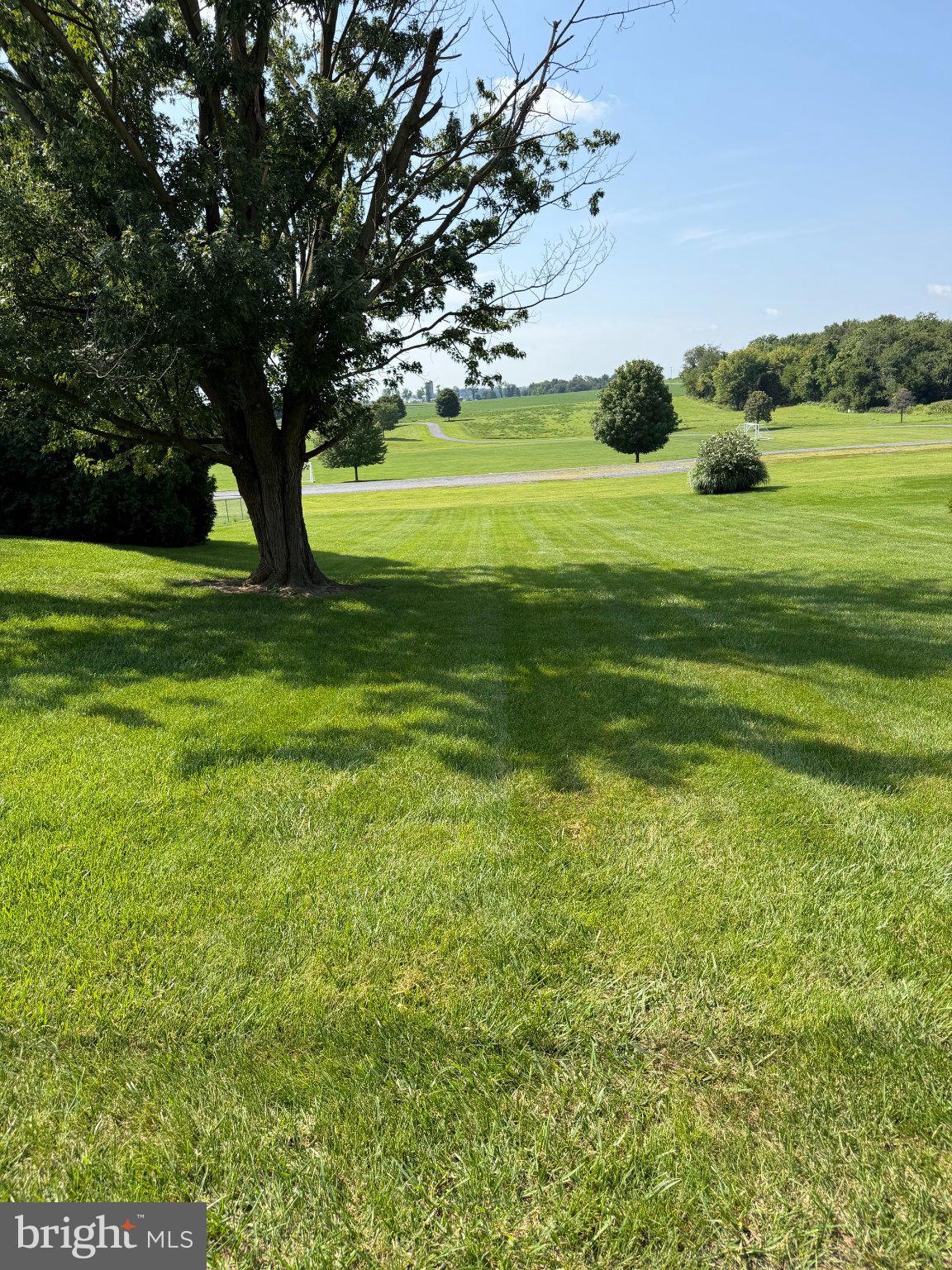2122 HILLVIEW DRIVE
