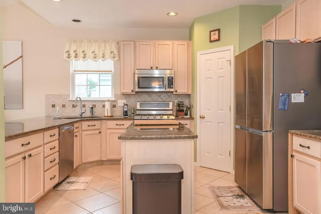 Townsend, Delaware 19734, United States, 4 Bedrooms Bedrooms, ,3 BathroomsBathrooms,Residential,Contingent,104254