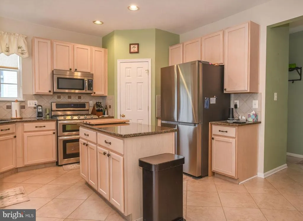 Townsend, Delaware 19734, United States, 4 Bedrooms Bedrooms, ,3 BathroomsBathrooms,Residential,Contingent,104254