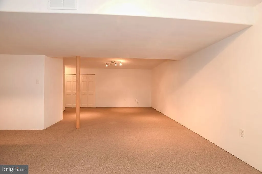 Townsend, Delaware 19734, United States, 4 Bedrooms Bedrooms, ,3 BathroomsBathrooms,Residential,Contingent,104254