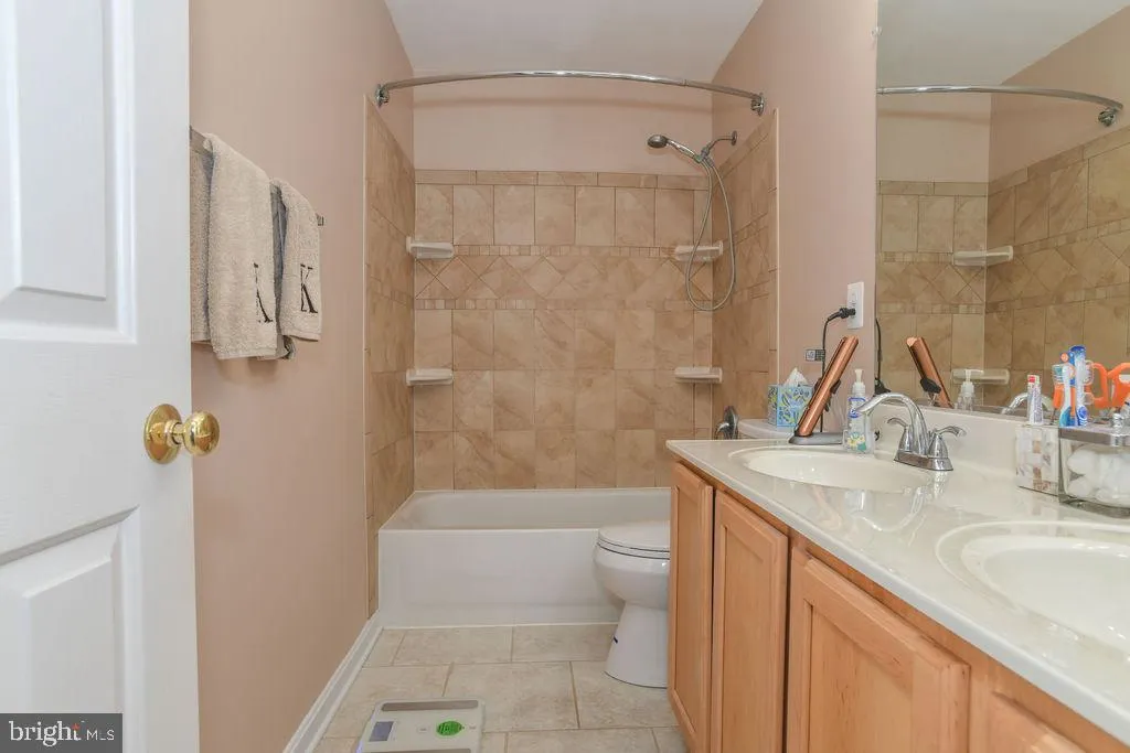 Townsend, Delaware 19734, United States, 4 Bedrooms Bedrooms, ,3 BathroomsBathrooms,Residential,Contingent,104254