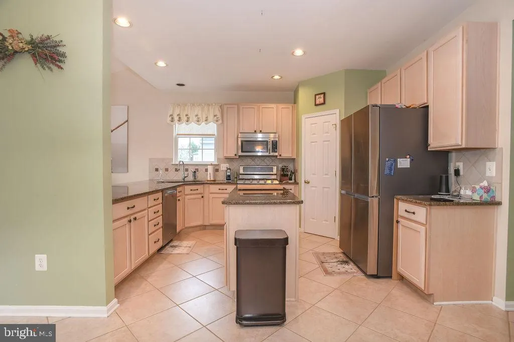 Townsend, Delaware 19734, United States, 4 Bedrooms Bedrooms, ,3 BathroomsBathrooms,Residential,Contingent,104254