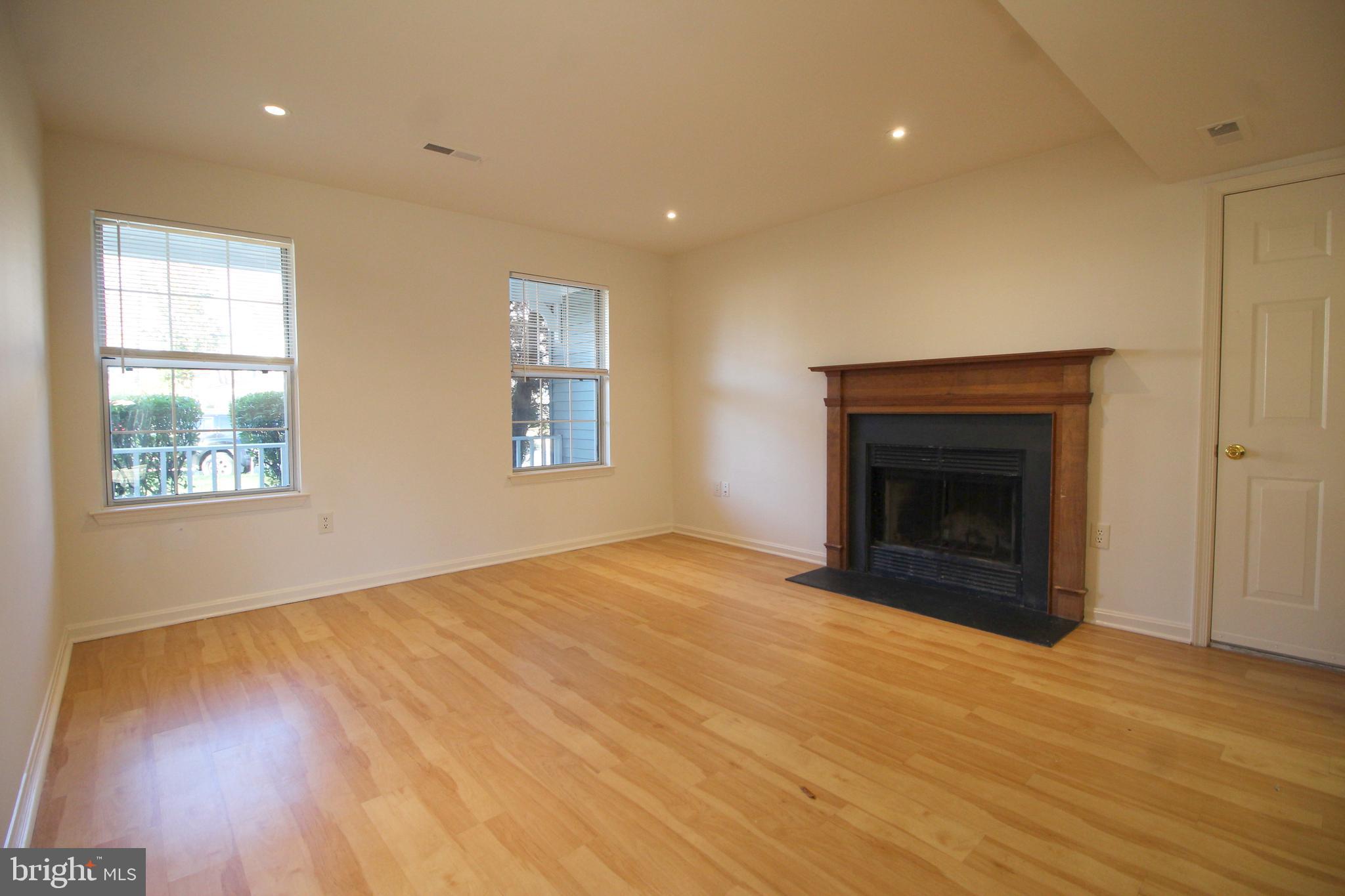 DALE CITY - Residential Lease