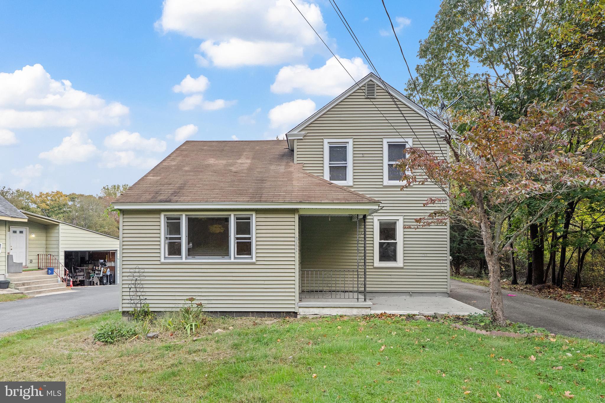 961 MAIN STREET