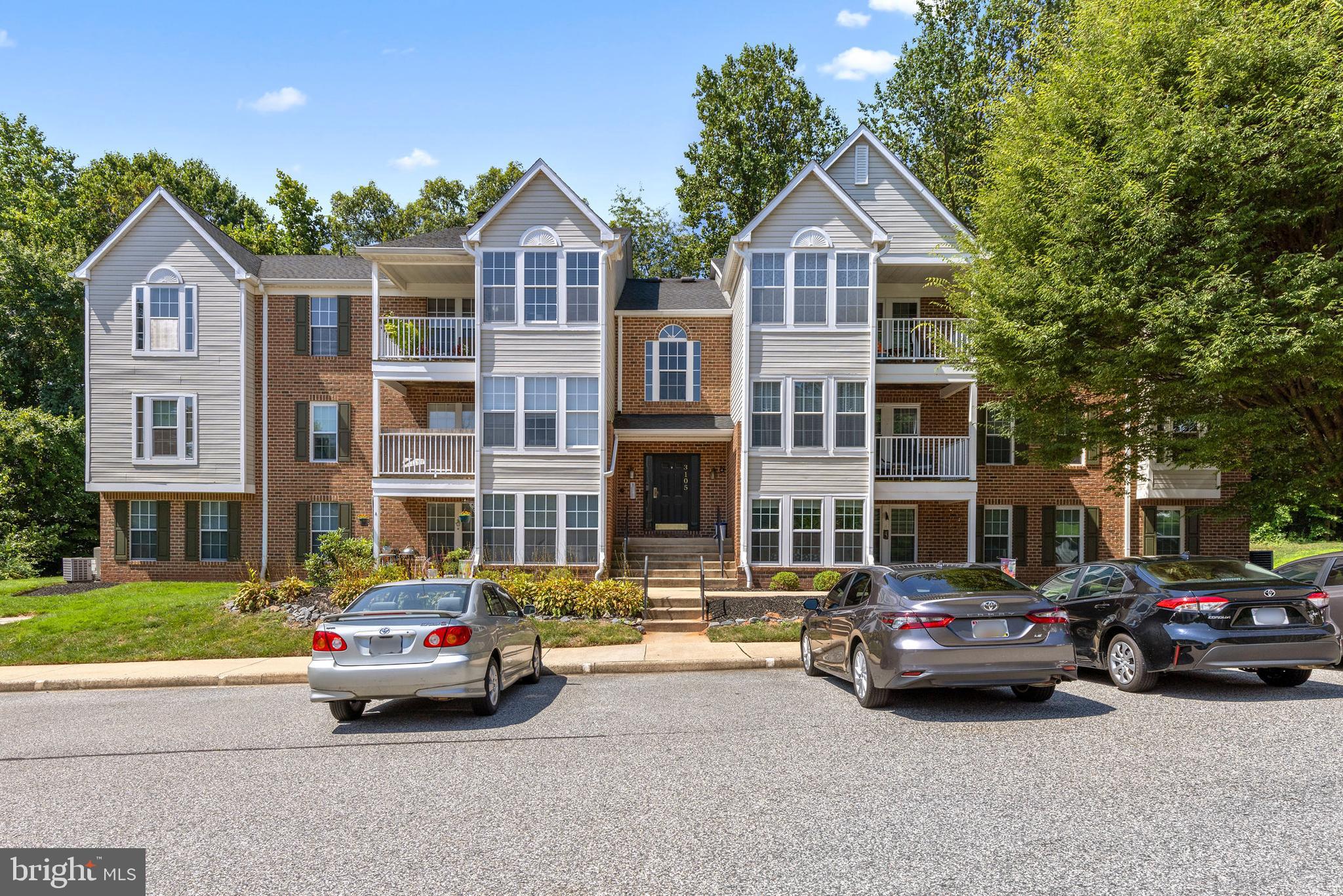 Don’t miss this move-in ready condo offering comfort, updates, and convenience! This well-maintained unit features 2 bedrooms and 1 full bath, an updated kitchen with breakfast bar and stainless steel appliances, and a separate living and dining area with updated LVP flooring and neutral carpeting in the bedrooms. The building offers a secured entry, and the condo fee includes water. Additional highlights include a private balcony and spacious walk-in closets. Condo is furnished but cannot be negotiated.
***Applicants must have a credit score of 640+ (scores cannot be combined). Household income must be at least 3x the rent from legal, verifiable sources. Excellent rental references a plus.***
Schedule your showing today—this one won’t last!