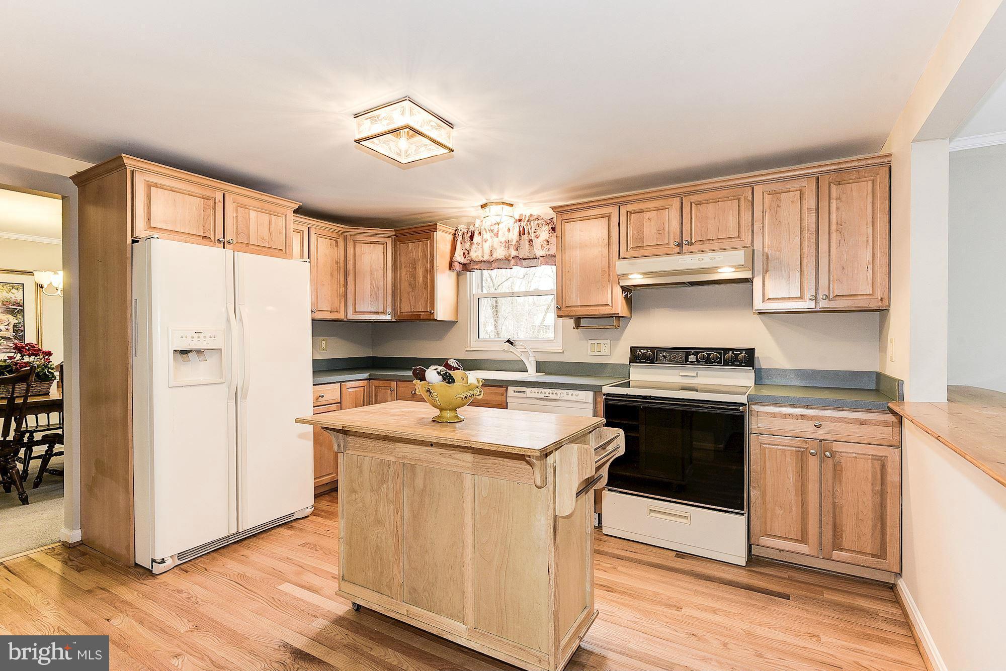 QUINCE ORCHARD MANOR - Residential