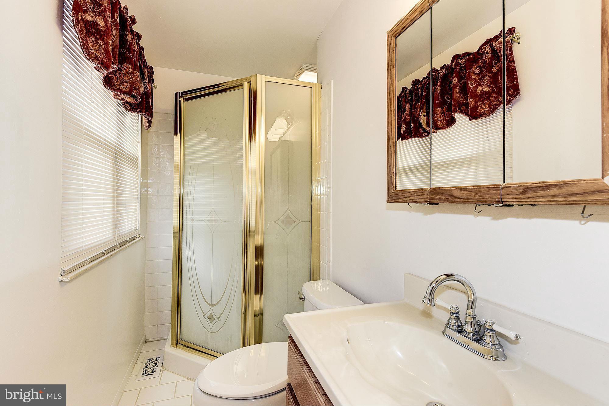 QUINCE ORCHARD MANOR - Residential