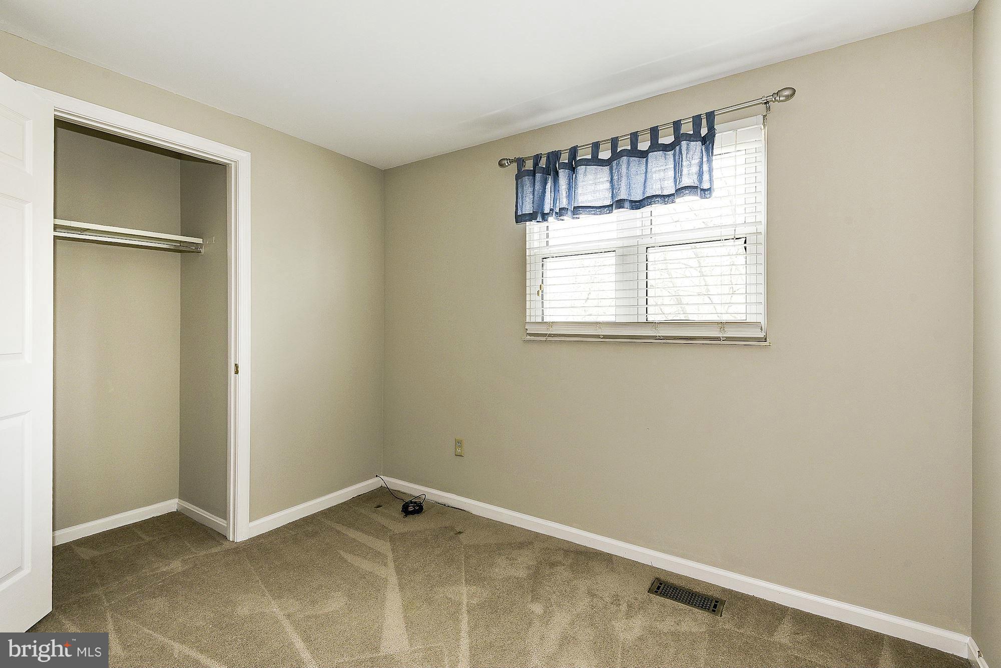 QUINCE ORCHARD MANOR - Residential