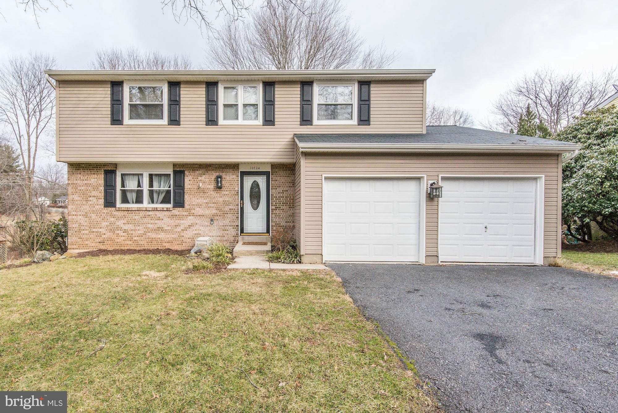 QUINCE ORCHARD MANOR - Residential