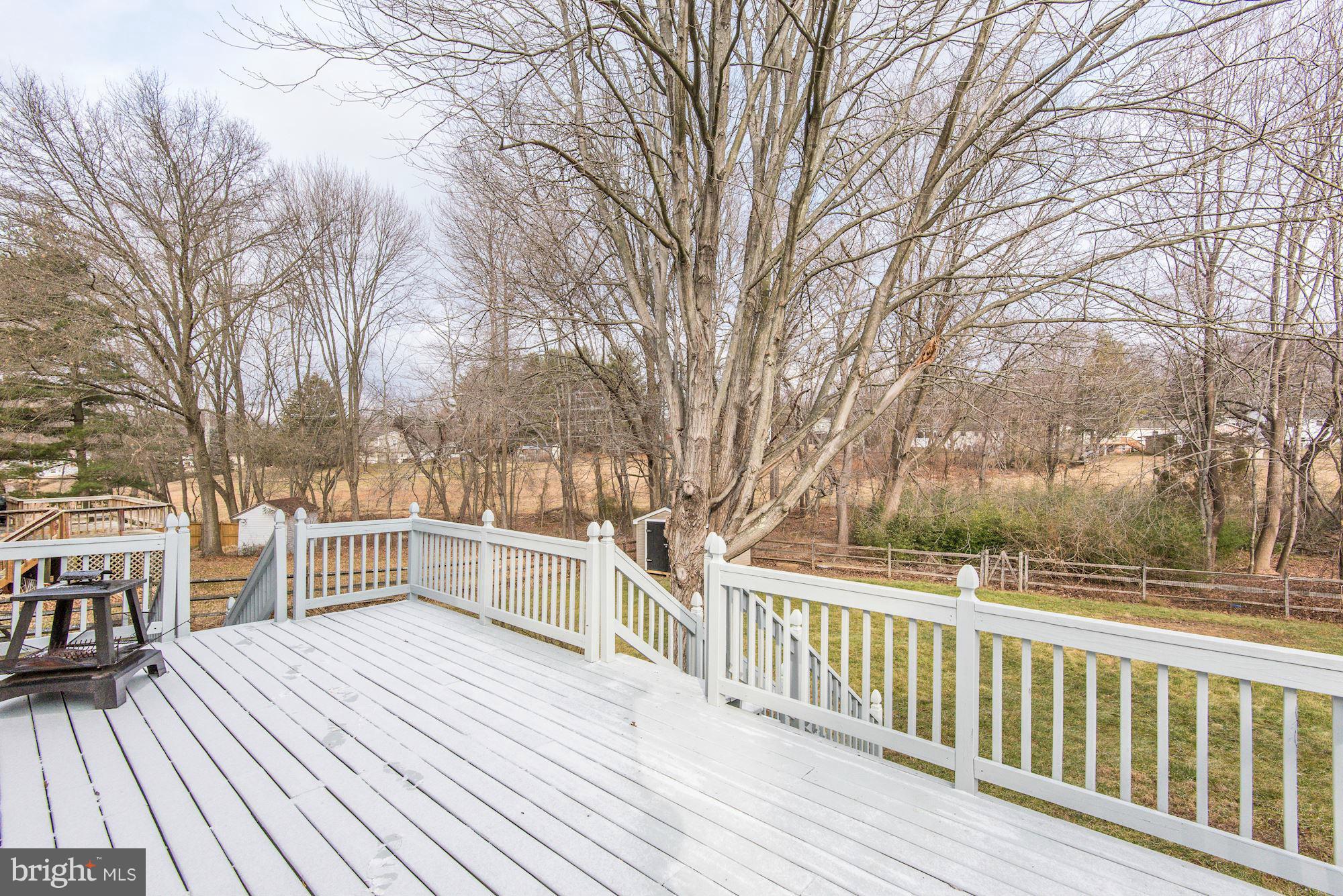 QUINCE ORCHARD MANOR - Residential