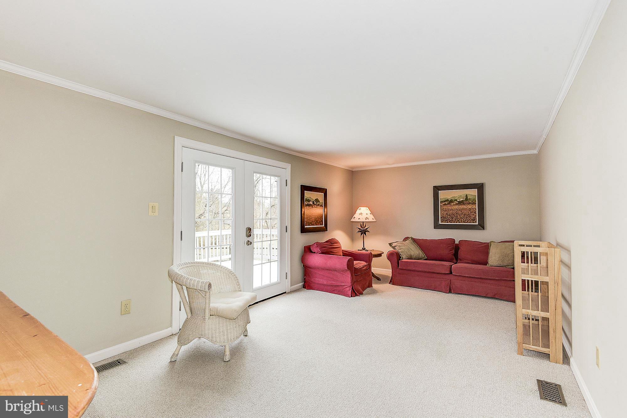 QUINCE ORCHARD MANOR - Residential