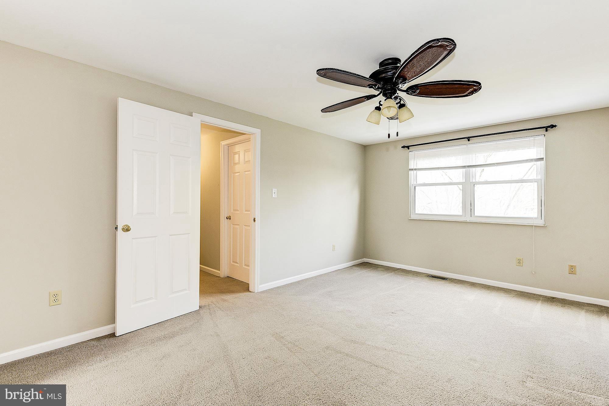 QUINCE ORCHARD MANOR - Residential