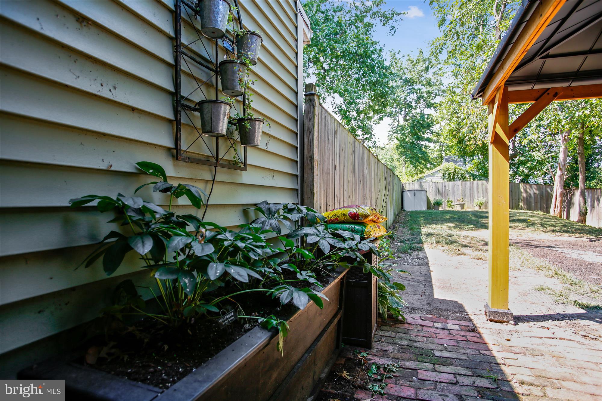 HUNTINGTON - Residential