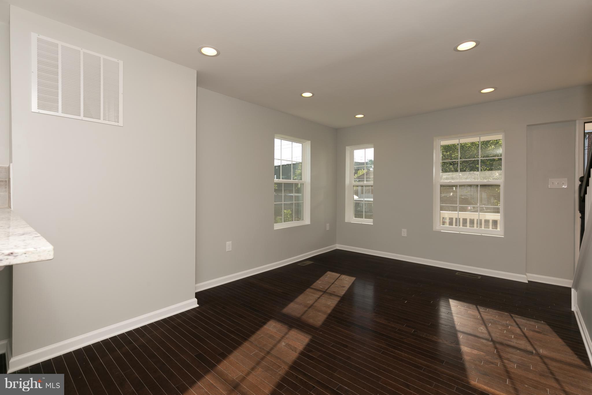 SOUTHGATE - Residential