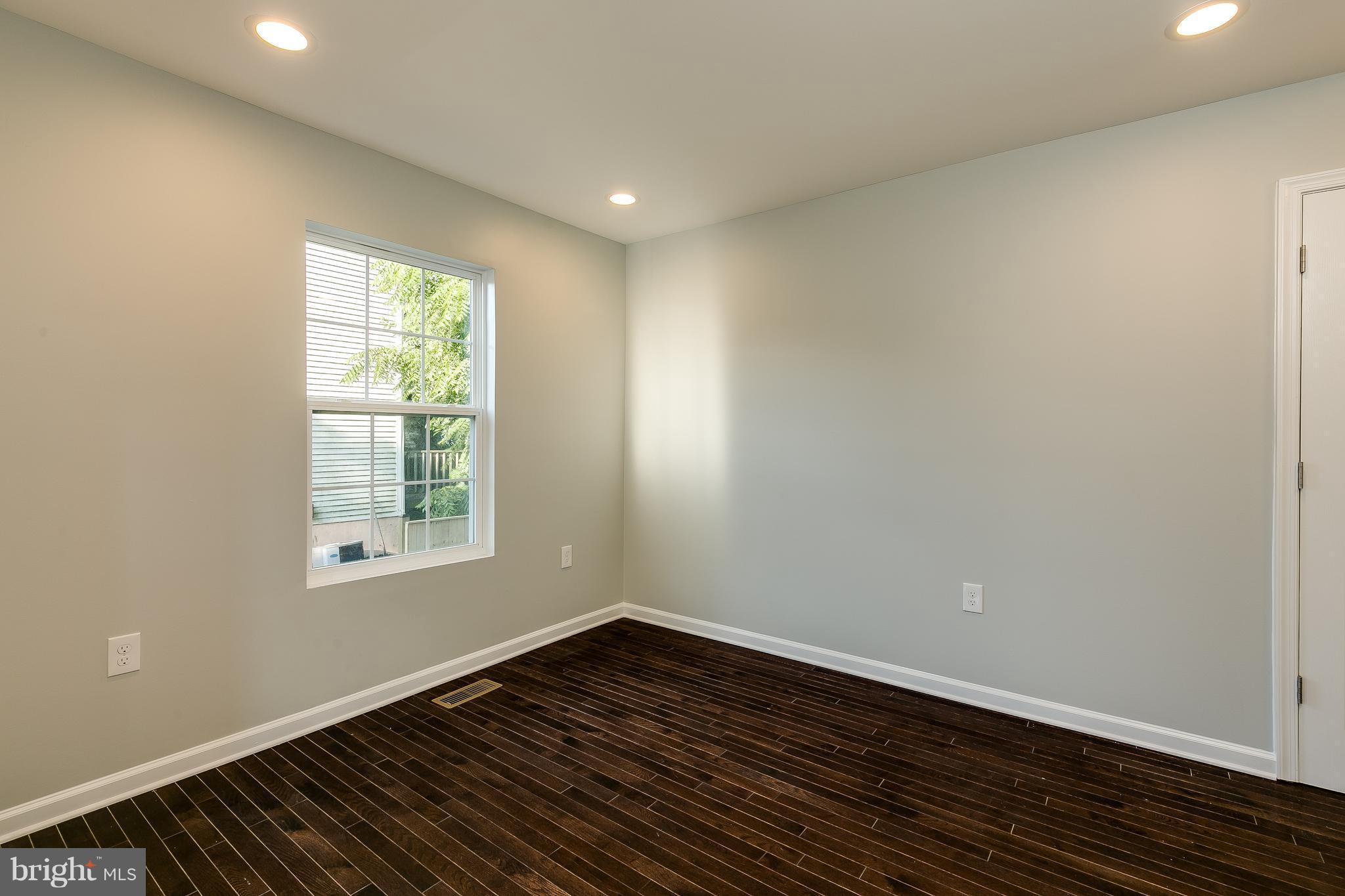 SOUTHGATE - Residential