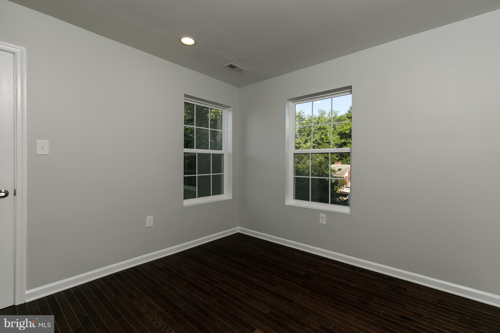 SOUTHGATE - Residential