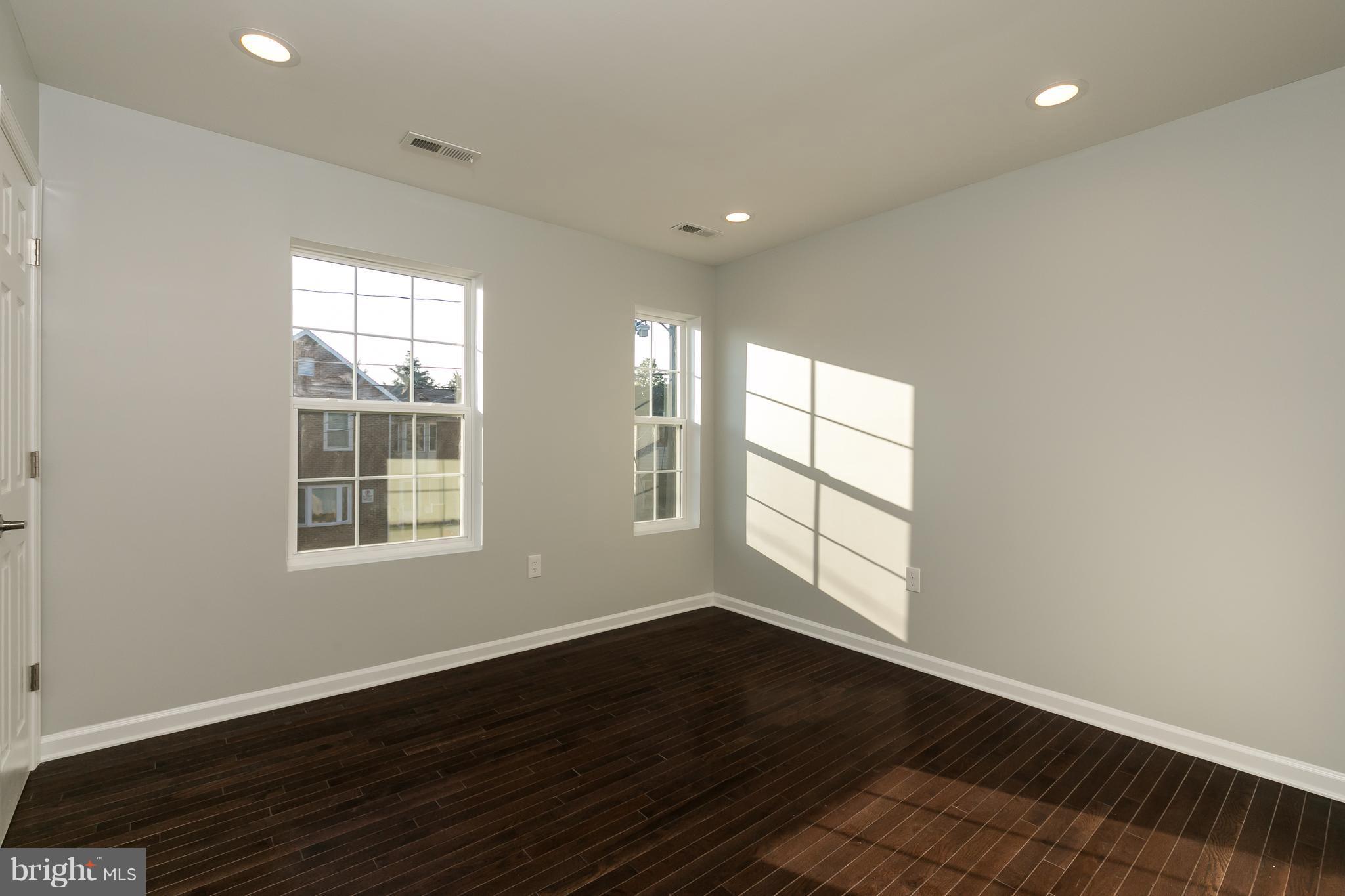 SOUTHGATE - Residential