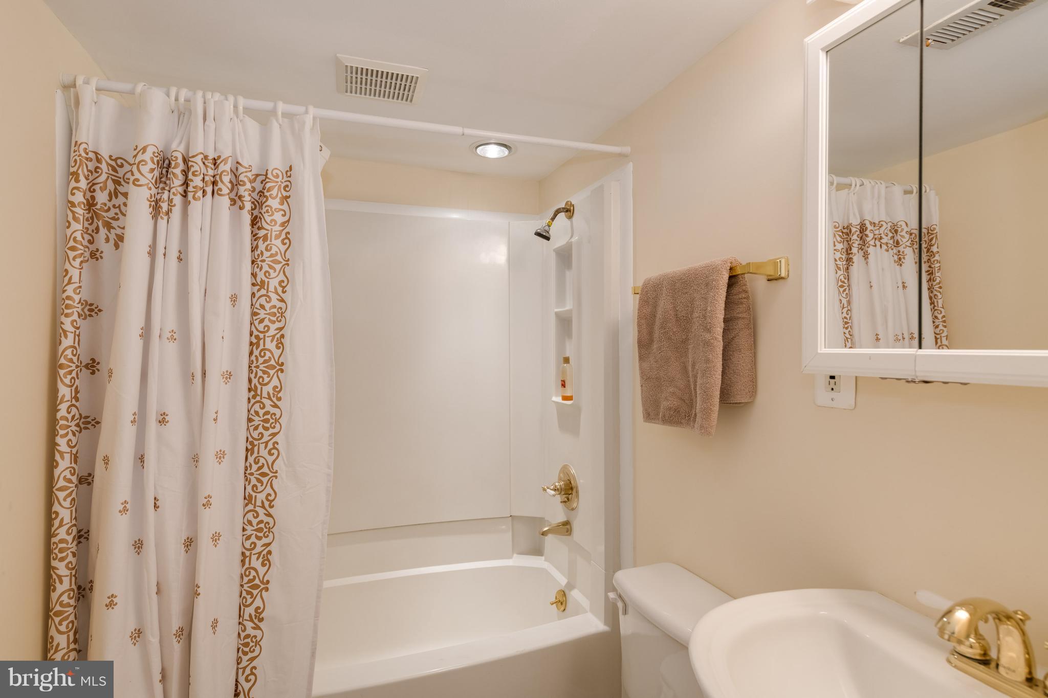 SENECA VIEW ESTATES - Residential