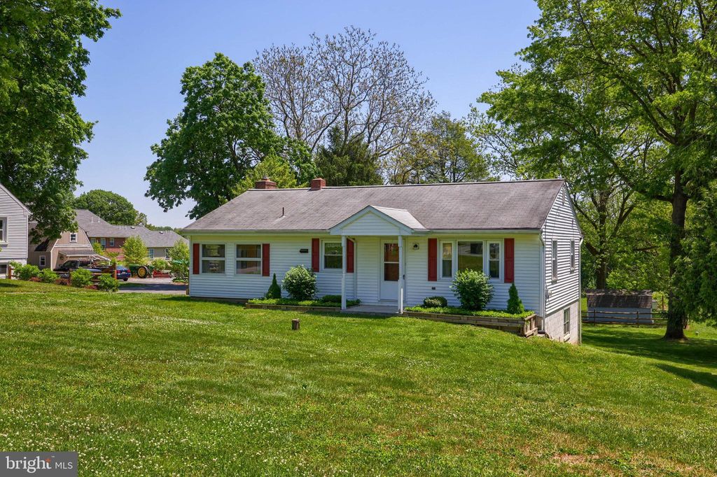 Photo of 2450 HONEYSUCKLE LN, LANCASTER, PA 17603 (MLS # PALA2035056)
