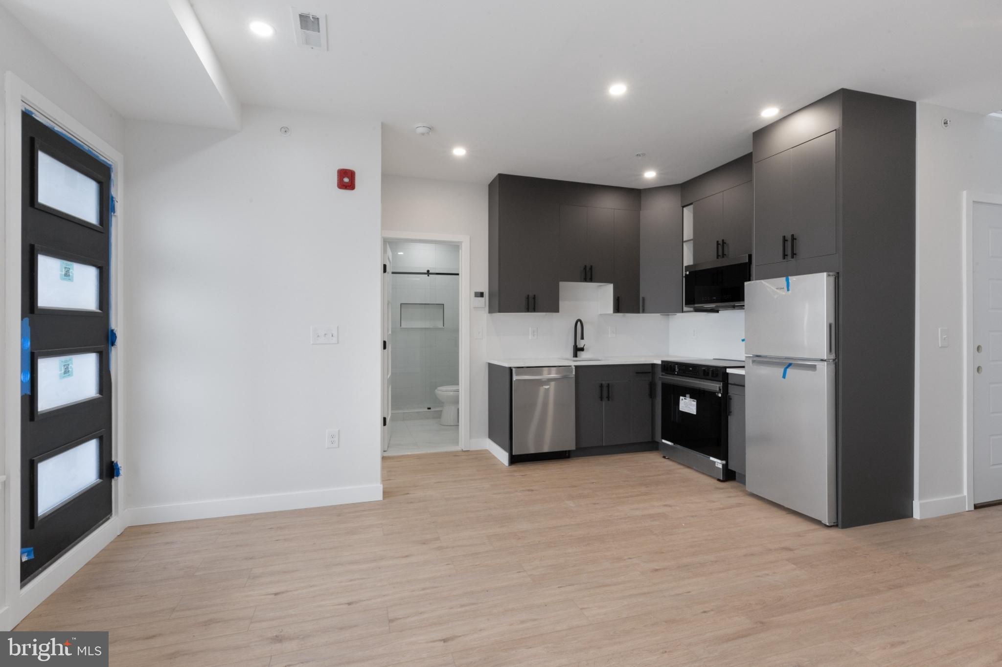 OLDE KENSINGTON - Residential Lease